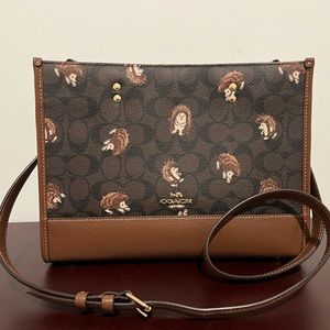 Coach Dempsey carry all tote in signature canvas hedgehog